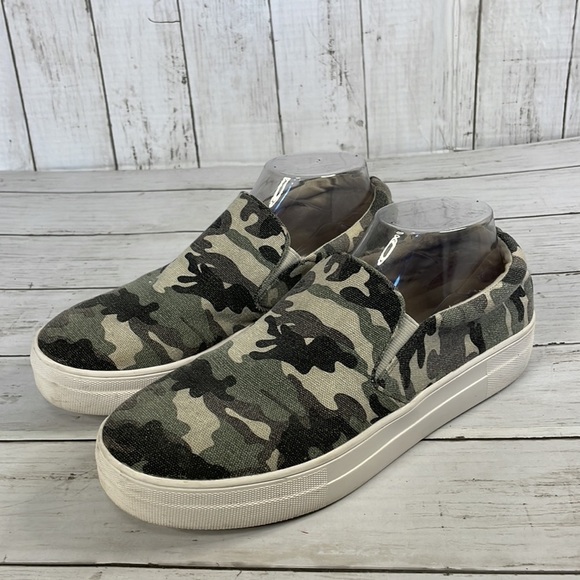 Steve Madden Camo Gills-C Slip-on Sneaker - Picture 2 of 12
